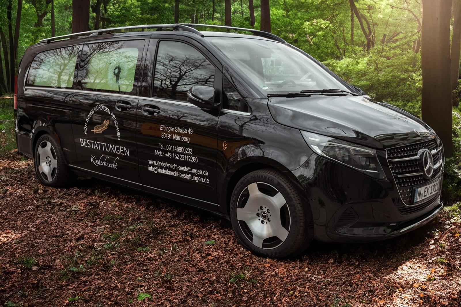 Team von Bestattungen Kinderknecht Nürnberg bei der Arbeit